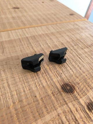 2 Clips para Parasol Skoda Octavia