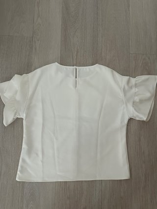 Blusa Crema con Volantes