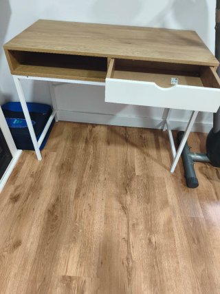 Escritorio o Tocador Madera y Metal