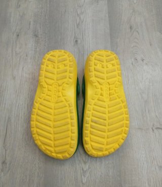 Crocs Edición Especial Elfo Talla J2 33-34