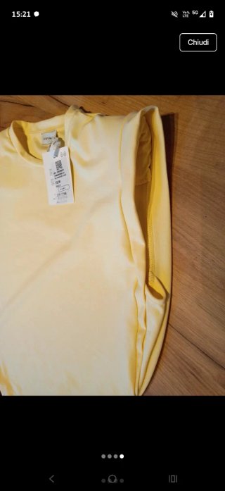 T-shirt smanicata gialla