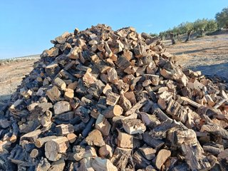 Leña para chimenea o barbacoa