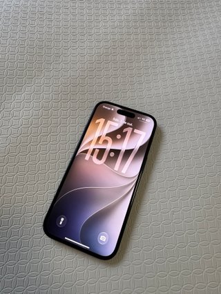 Apple iPhone 16