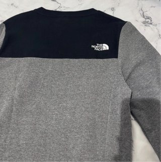 Sudadera The North Face gris y negra