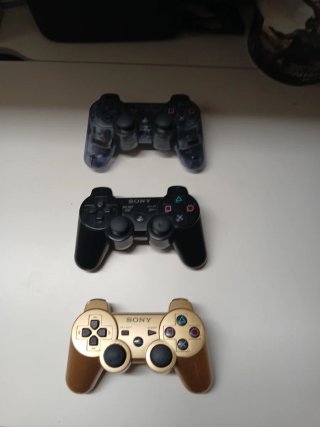 Consola PlayStation 3 (PS3) con juegos y mandos