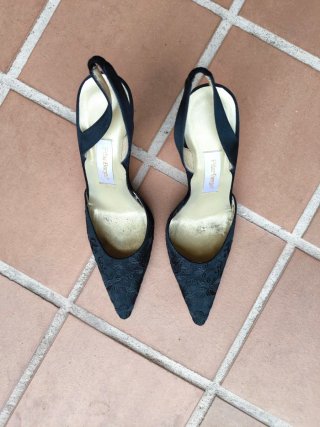 Zapatos de salón negros de Pilar Burgos