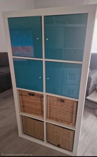 Estantería IKEA Kallax con puertas y cestas