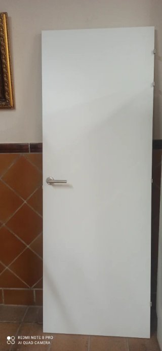 Puerta de paso blanca  con betas