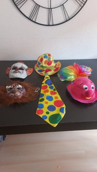 SE VENDE pack de Máscaras de disfracez.