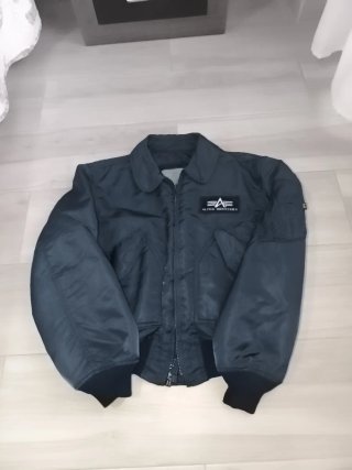 Cazadora Alpha Industries verde