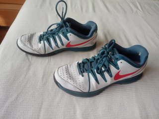 Zapatillas Nike de Tenis Blancas y Verdes