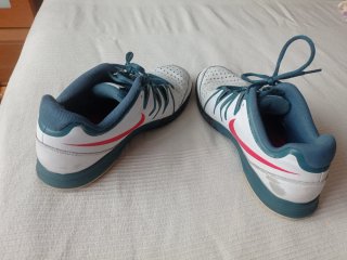 Zapatillas Nike de Tenis Blancas y Verdes