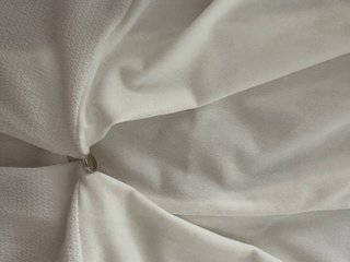 Blusa Blanca Ligera con Vuelo