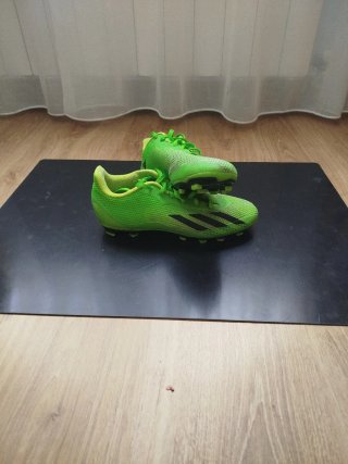 Zapatillas de fútbol Adidas verdes
