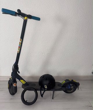 Patinete Eléctrico con Casco