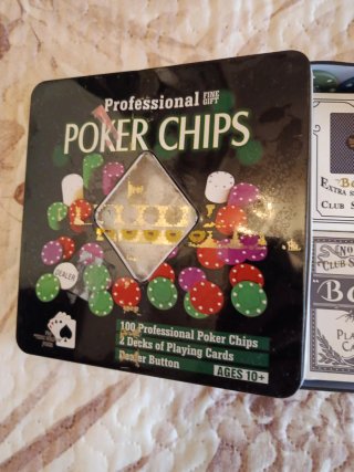 Juego de Póker con Barajas y Fichas