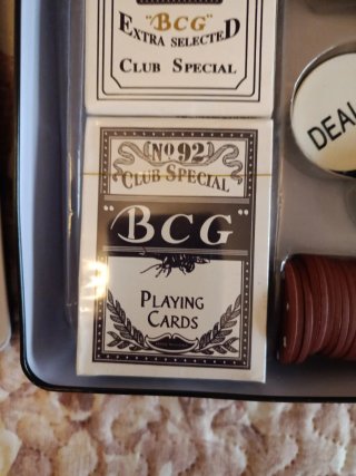 Juego de Póker con Barajas y Fichas