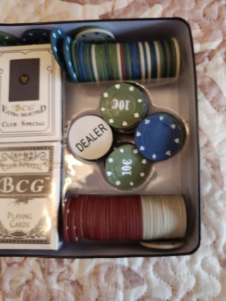 Juego de Póker con Barajas y Fichas