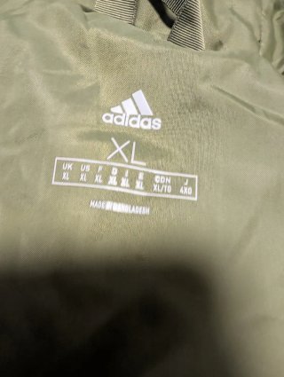 Chaquetón Adidas verde con capucha