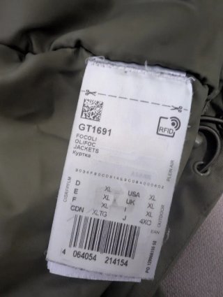 Chaquetón Adidas verde con capucha