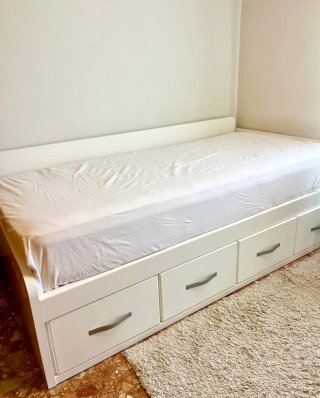 Cama con somier, 4 cajones y colchón 190x90cm