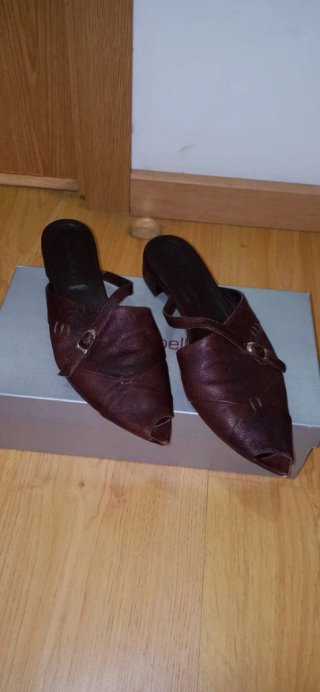 Sandalias Zuecos Laura Bellariva Marrones