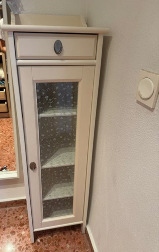 Armario alto IKEA cristal y madera