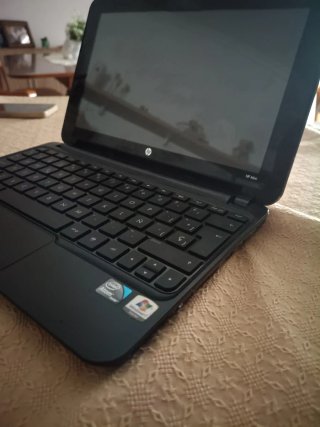 HP Mini - Portátil Compacto Negro