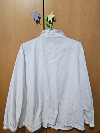 Blusa blanca romántica Mango con volantes y bordad