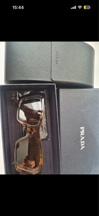 Gafas de sol Prada marrones