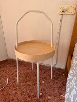 Mesa auxiliar IKEA BURVIK madera y asa