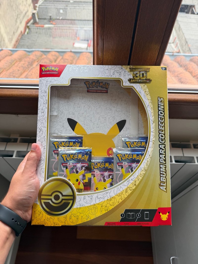 Pokémon 30 Aniversario Pack Cartas + Álbum Español