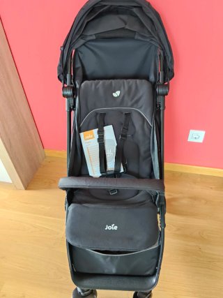 Silla de paseo Joie negra