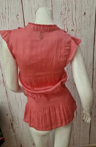 Blusa Only sin mangas coral volantes
