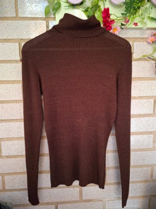 Jersey de punto tipo canalé marrón chocolate Zara
