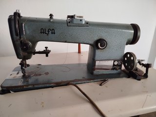 Máquina de coser industrial Alfa 157