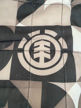 Parka Element Negra y Multicolor