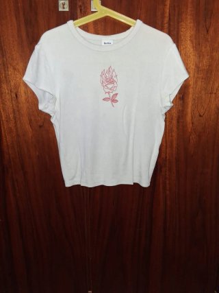 Camiseta Blanca Bershka con Estampado