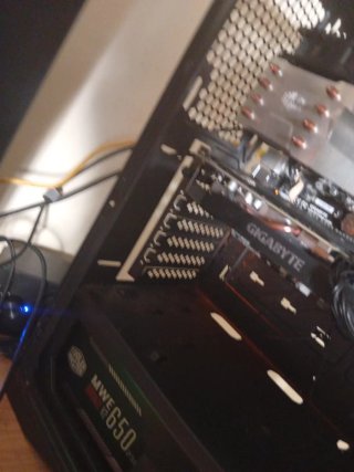 OFERTA!!! VENDO YA RX 5700 PRECIO NEGOCIABLE!!!