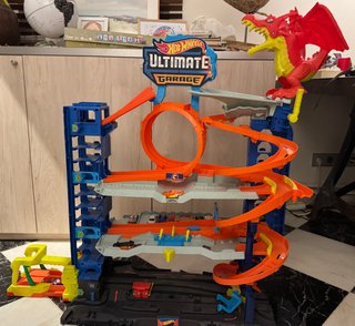 Hot Wheels Garage Dragón + 20 coches incluidos