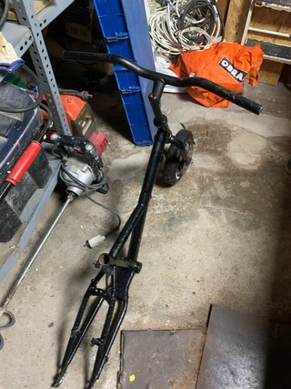 Chasis bici pequeña con rueda patinete