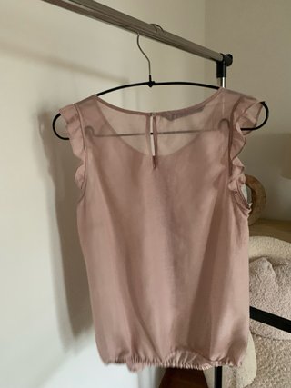 Blusa rosa palo con volantes