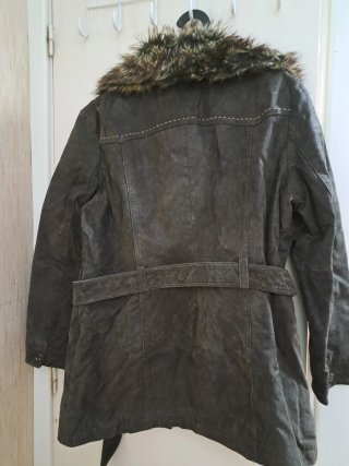Chaquetón señora cuello piel desmontable