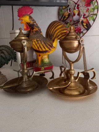 Duas Lamparinas Antigas