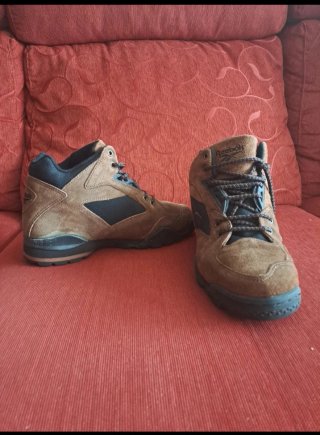 Zapatillas Reebok Marrones y Negras