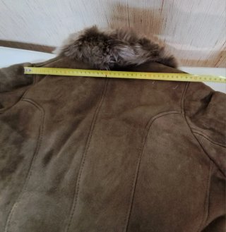Chaquetón piel vuelta con cuello y puños pelo