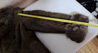 Chaquetón piel vuelta con cuello y puños pelo