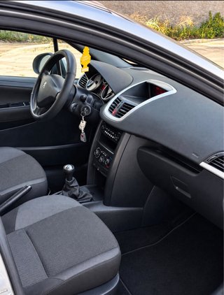 Peugeot 207 2010