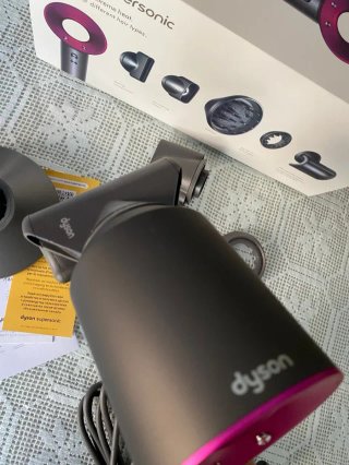 Asciugatrice Dyson Supersonic grigio e rosa