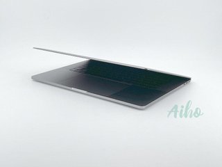 MacBook Pro 15" Intel Core i7 2.7GHz 4 núcleos - SSD 512GB - RAM 16GB - Gris Espacial